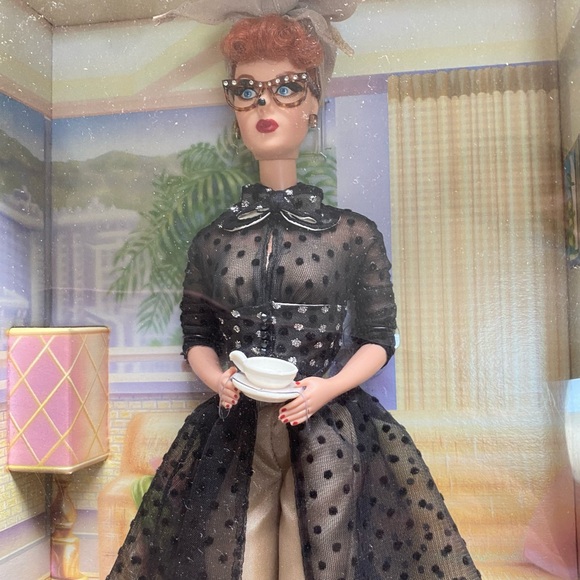 Barbie Doll LUCILLE BALL "L.A. At Last!" I lLOVE LUCY COLLECTION - Picture 9 of 9